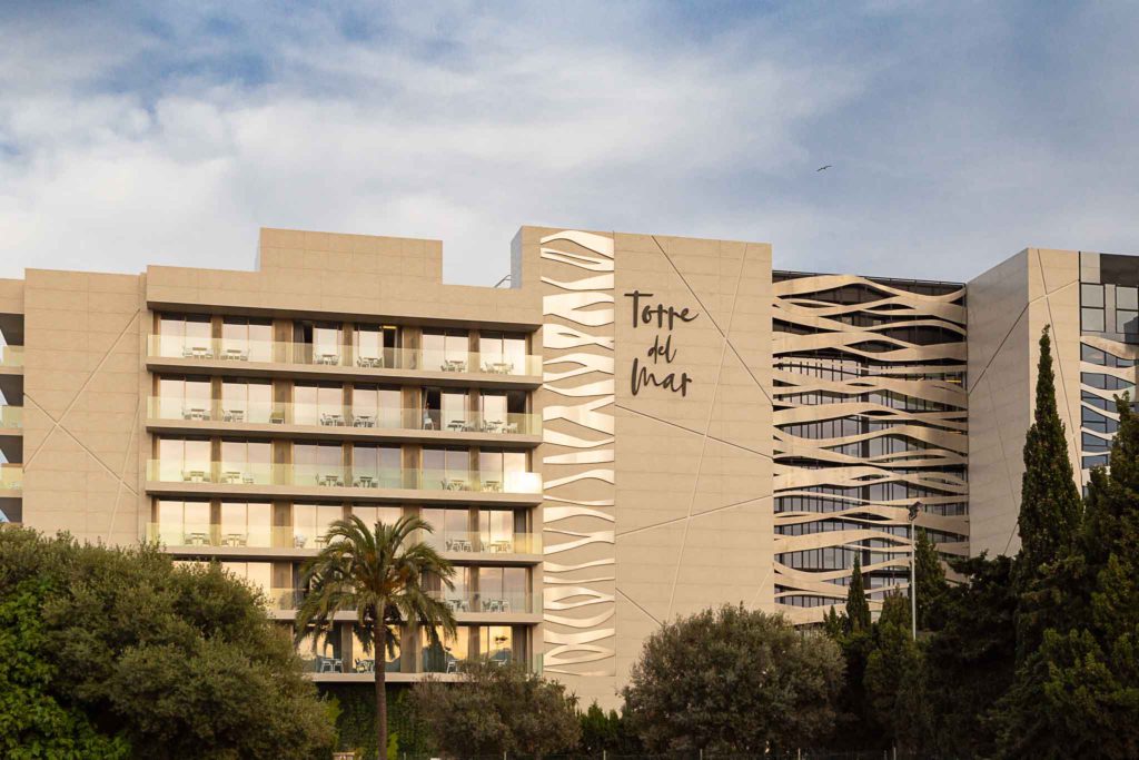 Nueva fachada hotel Torre del Mar Ibiza